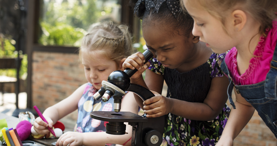 Activité enfant de programmation pour les 6-9 ans