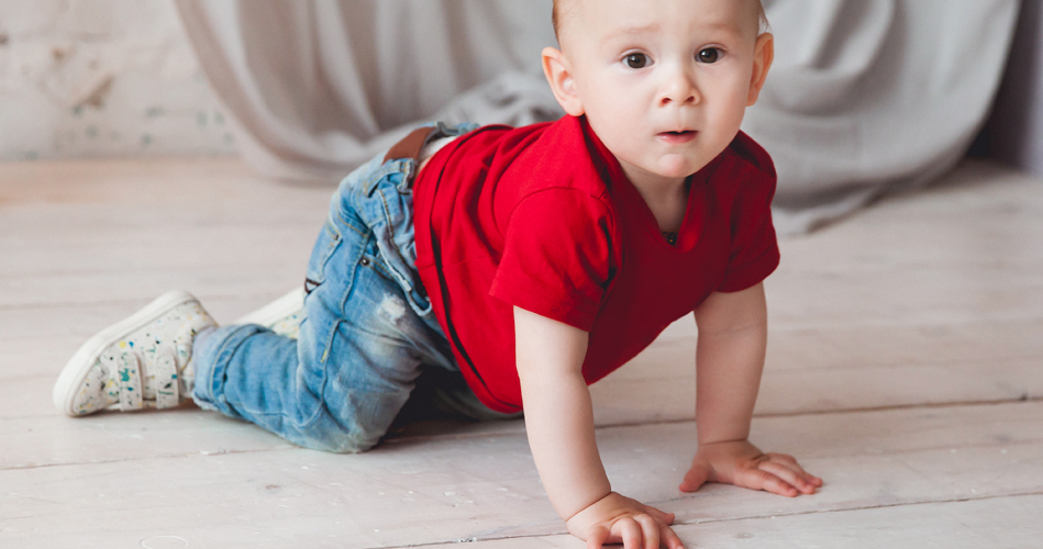 Le passage à 4 pattes chez votre bébé