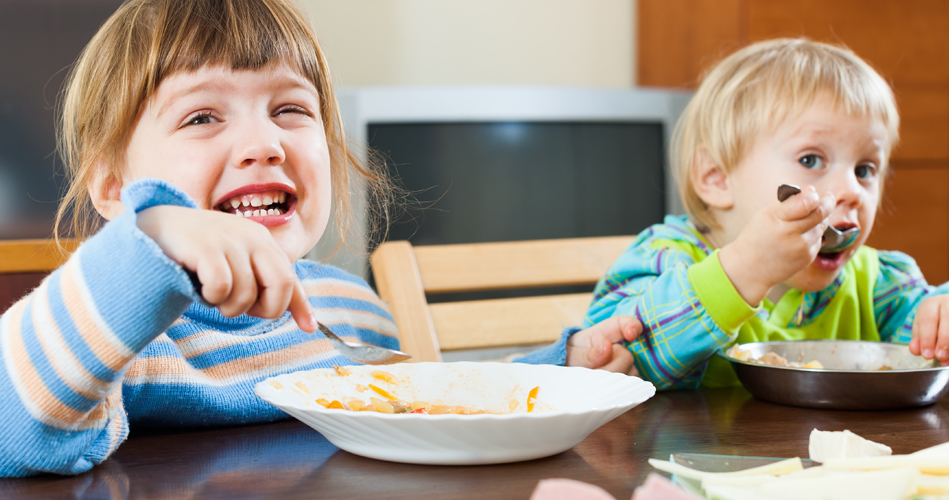 3 approches pour apprendre à tenir la cuillère comme les grands