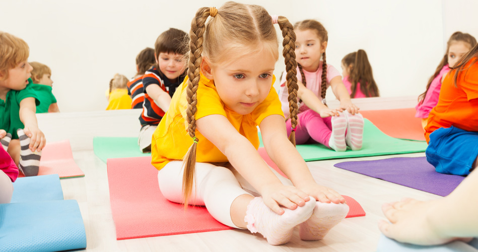 8 idées de jeux pour aider les enfants à découvrir et à bouger leurs orteils