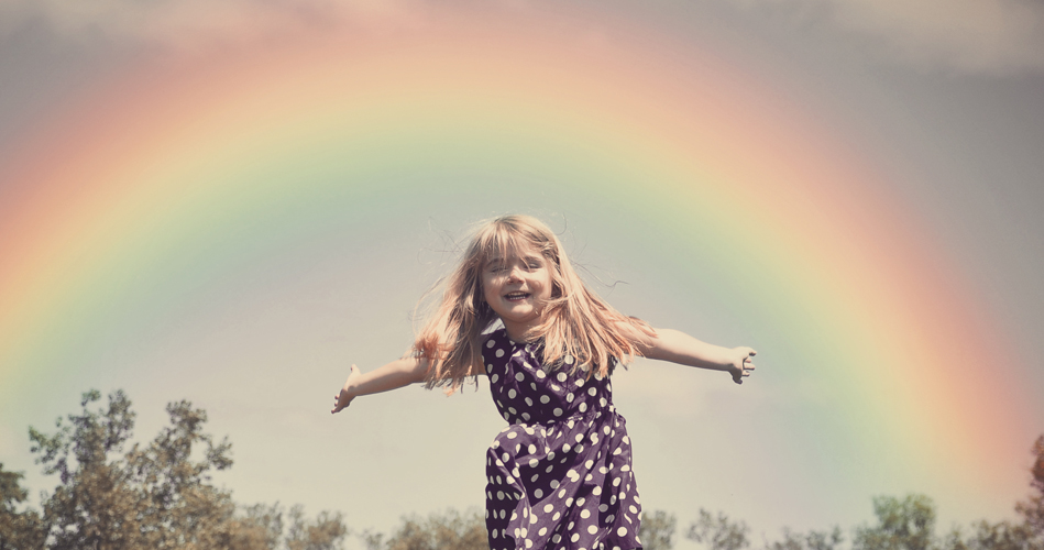 Coloriage à imprimer : Enfants sous l'arc-en-ciel