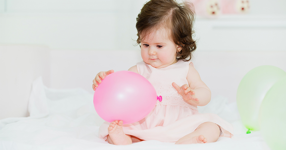 Ballon de fête et raquette pour les trottineurs