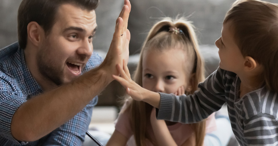 Encourager les enfants qui parlent peu ou qui ne veulent pas parler