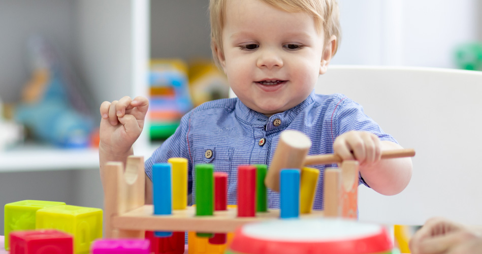 Jeux et jouets à privilégier avec les poupons