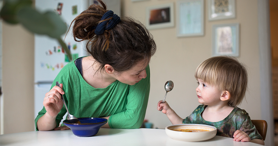 L'adulte: un modèle pour l'enfant, alimentation enfants.