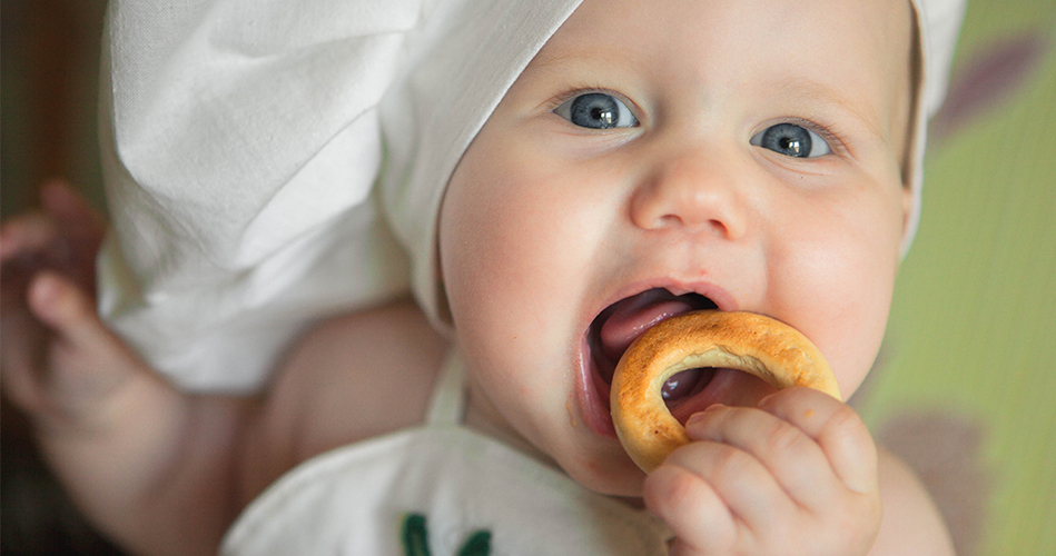L’alimentation autonome d’un bébé ou finies les purées?