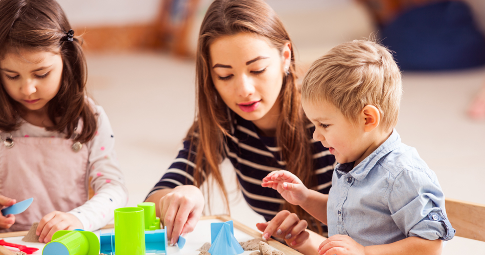 Léducatrice de mon enfant a un accent