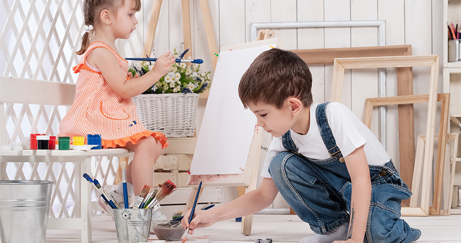 Faire le ménage avec les enfants: a partir de quel moment peuvent-ils  commencer à aider ?