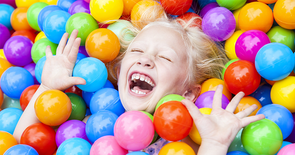 Boule gonflable, piscine de ballons jouent partie- eau