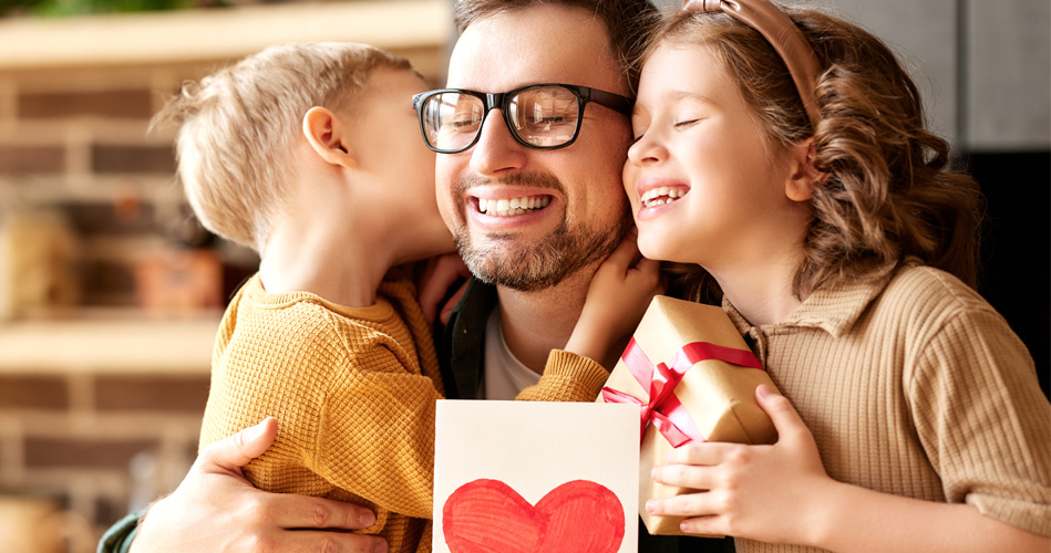 Les mots papa et « Bonne fête des Pères »