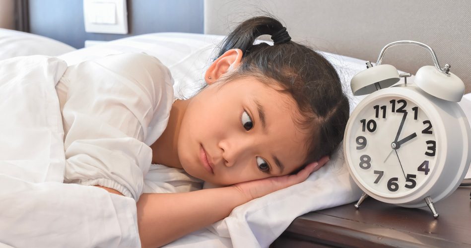 Les problèmes d’endormissement le soir et la sieste : y a-t-il vraiment un lien?