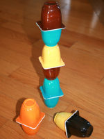 Recycler en jeux les petits pots de yogourt-2