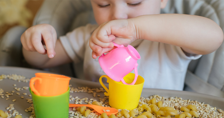 Samuser avec les pâtes alimentaires (mots polysyllabiques)