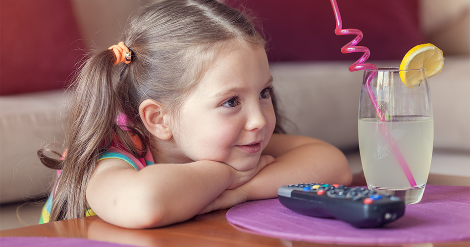 Stimuler le langage à partir de la télévision