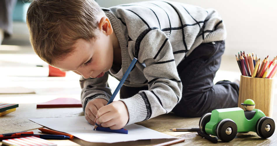 Stimuler l'intérêt du dessin chez les enfants, activités par âge.