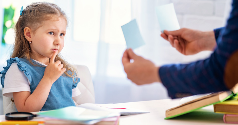 Utiliser les choix de réponses pour évaluer la compréhension chez lenfant autiste ou non verbal