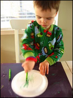 Remettez les assiettes aux enfants