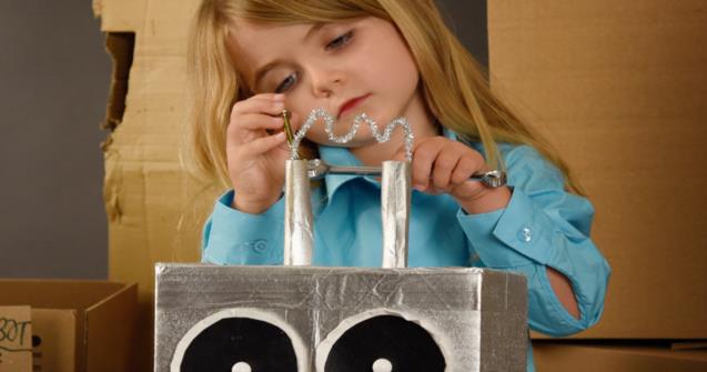 DIY Enfant - Décorer une boîte à mouchoirs en carton