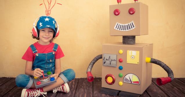 Construction de robot, bricolage pour enfants.
