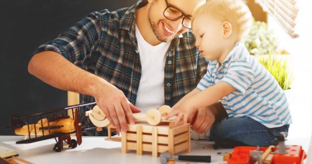 Des outils pour travailler avec papa, bricolage pour enfants.