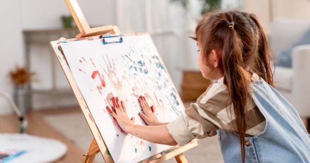 L�art processuel : laisser les enfants créer sans modèle