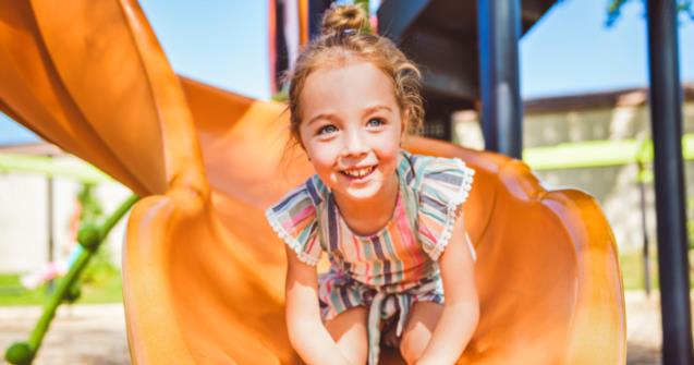 Lenfant autiste au parc : prévenir les risques et favoriser le plaisir