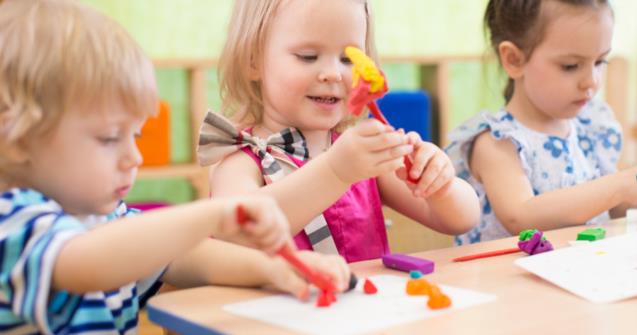 La peinture, activités pour enfants de 0 à 18 mois.