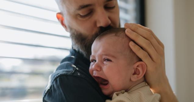 Un bébé, ça pleure!