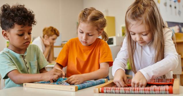 Un imagier de sons avec des boutons imaginaires