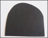 Découpez une forme de tête dans le papier construction noir.