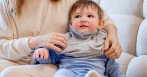 Aider les tout-petits à shabiller seuls