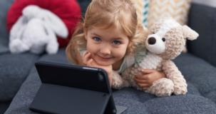 Comment gérer les écrans avec vos jeunes enfants?