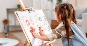 L�art processuel : laisser les enfants créer sans modèle