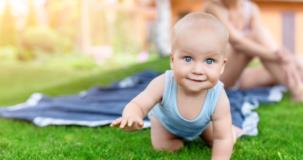 Limportance de la marche à 4 pattes chez les poupons