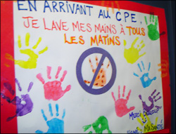 Affiche fabriquée par les enfants et les éducatrices